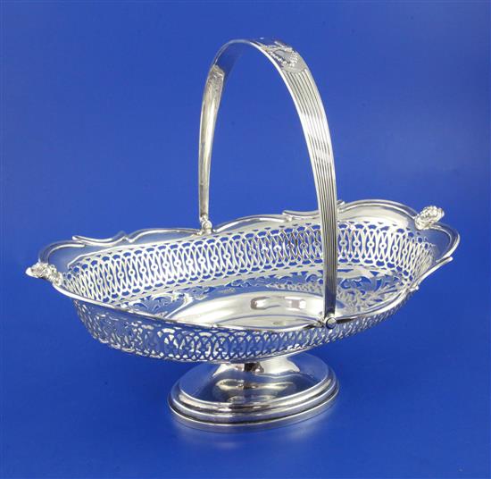 An Edwardian pierced silver oval fruit basket, 16.5 oz.